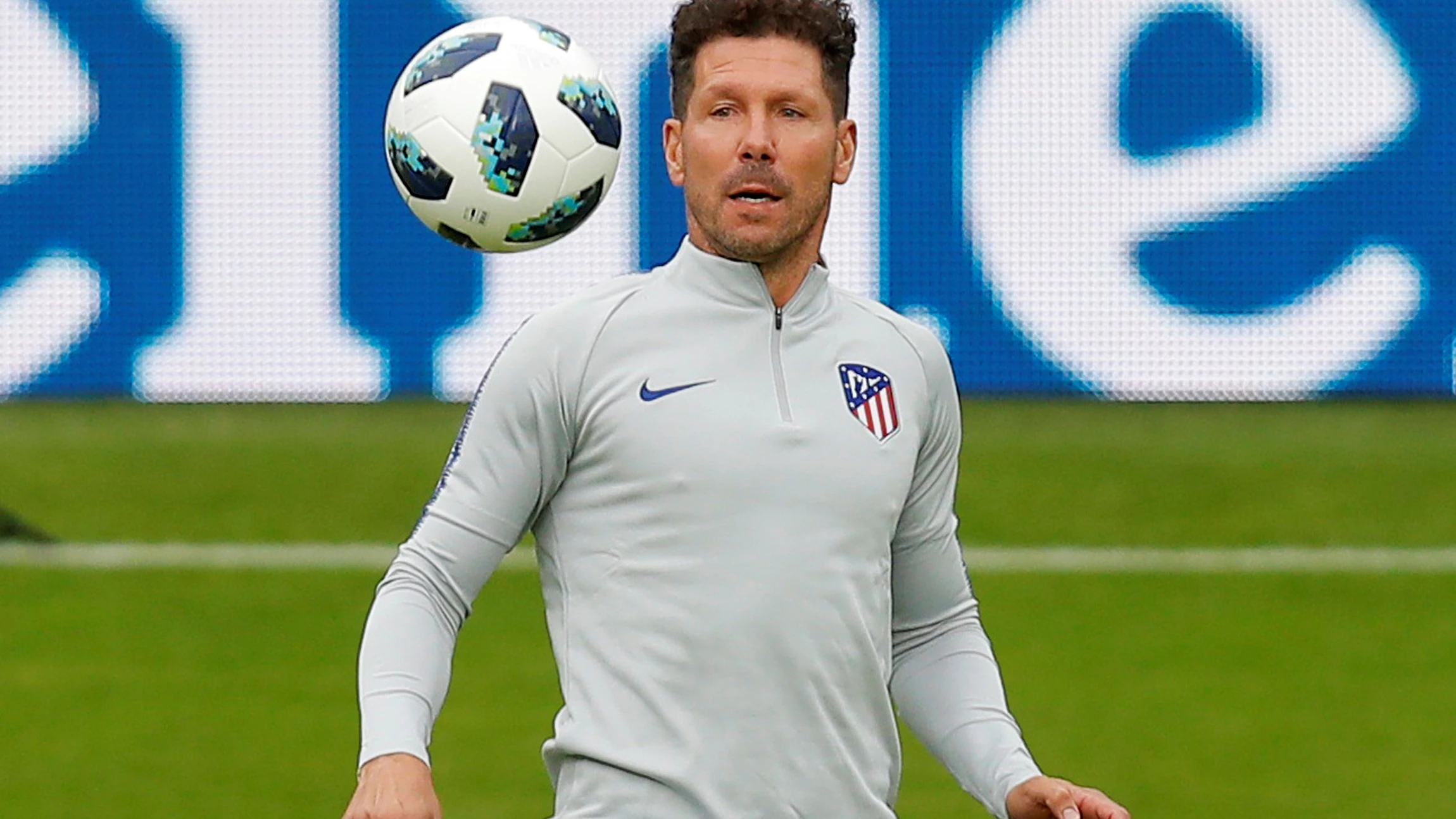 Simeone, durante el entrenamiento del Atlético de Madrid antes de la Supercopa de Europa