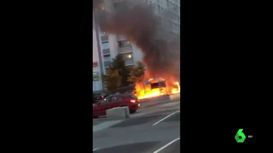 Arden mas de 100 coches en Suecia Arden mas de 100 coches en Suecia