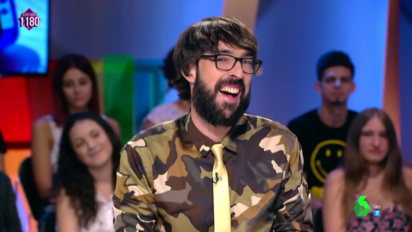 La camisa de Quique Peinado que desata las bromas en Zapeando: "Yo tengo unos gallumbos iguales"