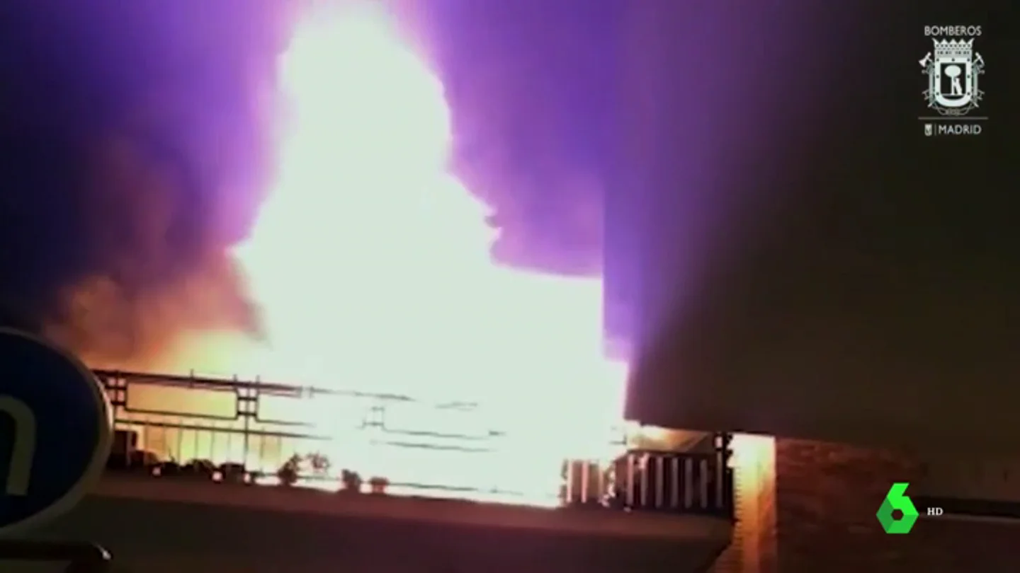En la imagen como quedó el edificio tras que un hombre se quemará a lo bonzo En la imagen como quedó el edificio tras que un hombre se quemará a lo bonzo