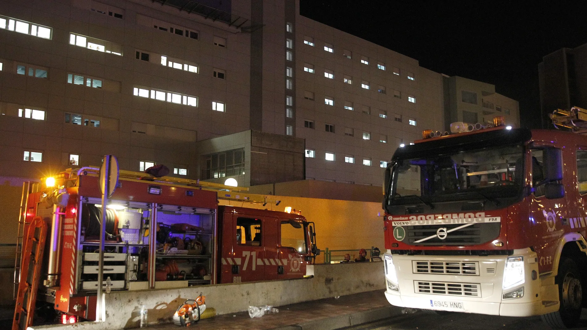 El incendio declarado en el Hospital Nuestra Señora de Candelaria, en Tenerife