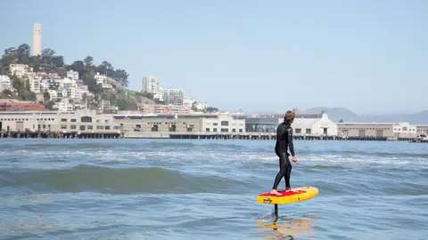 Jetfoiler Los deportes acuáticos más curiosos y dónde practicarlos