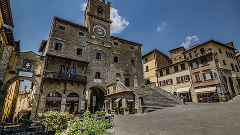 Positano y Cortona, Italia Descubre los pueblos italianos más famosos del cine