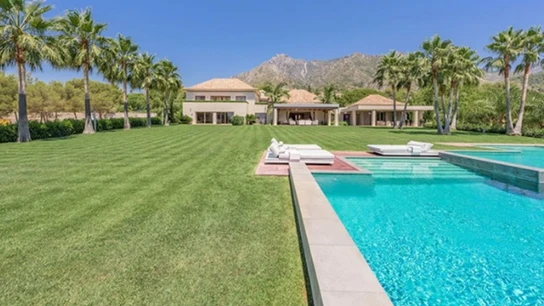 Inmueble a la venta en Marbella por 23,3 millones de euros Inmueble a la venta en Marbella por 23,3 millones de euros