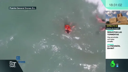 Rescate con el dron a unos bañistas en el Puerto de Sagunto Rescate con el dron a unos bañistas en el Puerto de Sagunto