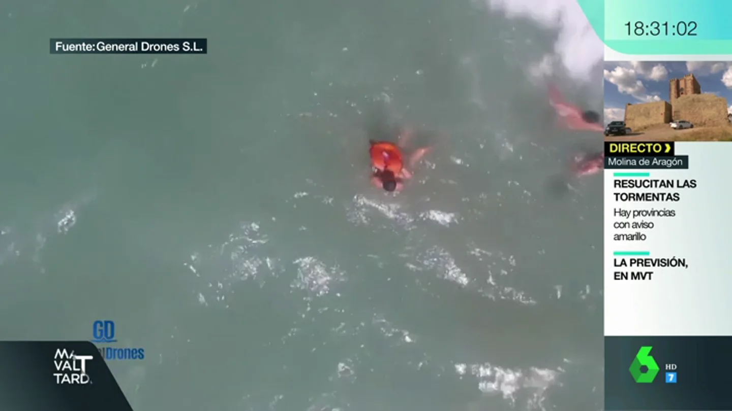 Rescate con el dron a unos bañistas en el Puerto de Sagunto Rescate con el dron a unos bañistas en el Puerto de Sagunto