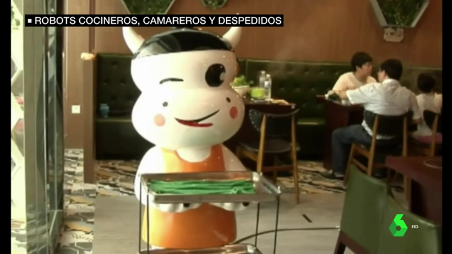 Imagen de robot en un restaurante de China Imagen de robot en un restaurante de China