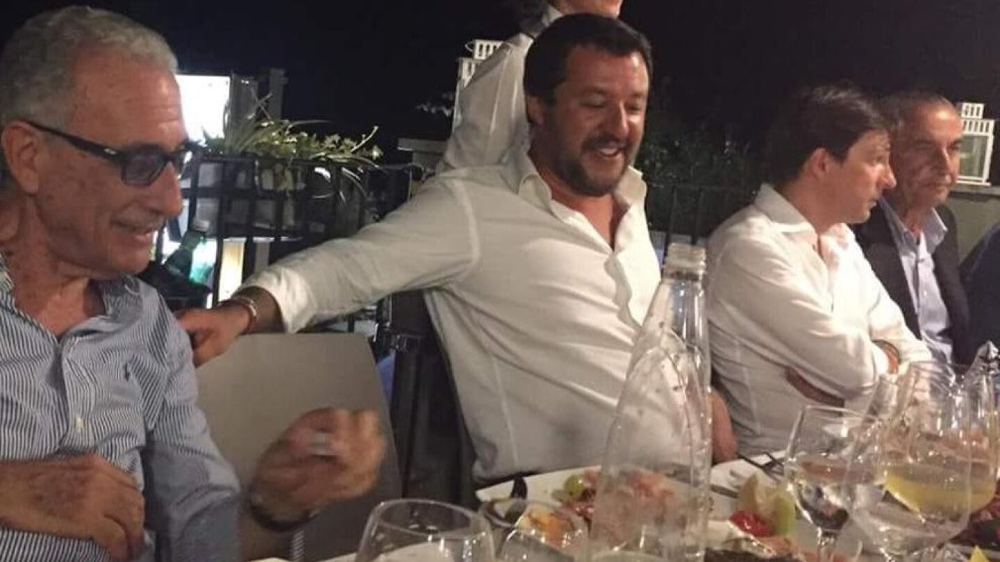 El ministro de Interior de Italia, Matteo Salvini, en una fiesta de la Liga Norte, en la noche de la tragedia de G&eacute;nova