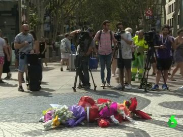 Acusaciones cruzadas entre instituciones y fuerzas de seguridad por los atentados de Cataluña Acusaciones cruzadas entre instituciones y fuerzas de seguridad por los atentados de Cataluña
