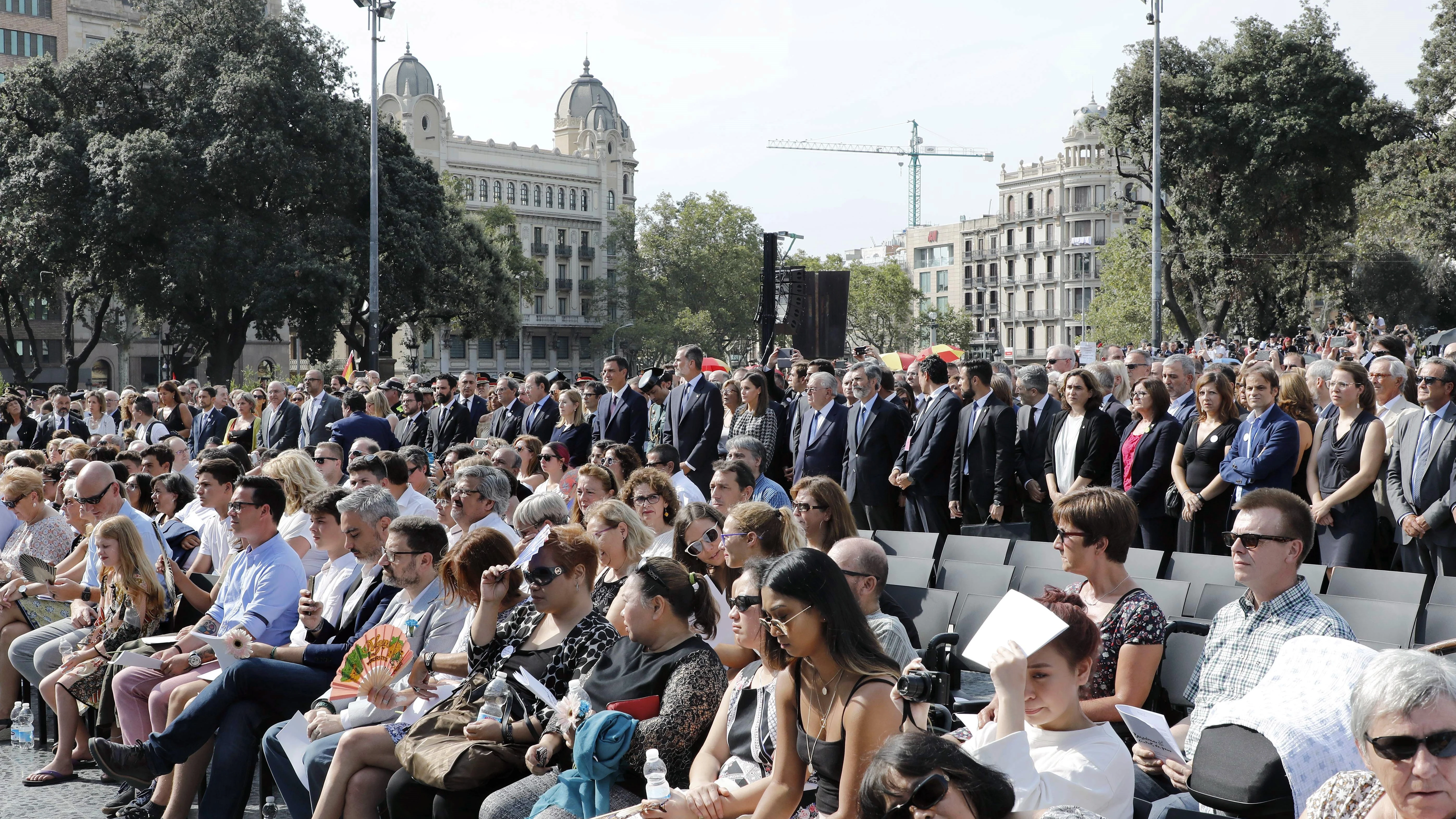 Las víctimas de los atentados del 17 de Agosto en Cataluña asisten al homenaje en Barcelona