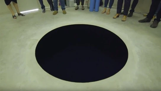 La obra de arte en la que cayó el visitante La obra de arte en la que cayó el visitante