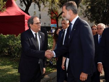 Saludo de Quim Torra y Felipe VI Saludo de Quim Torra y Felipe VI