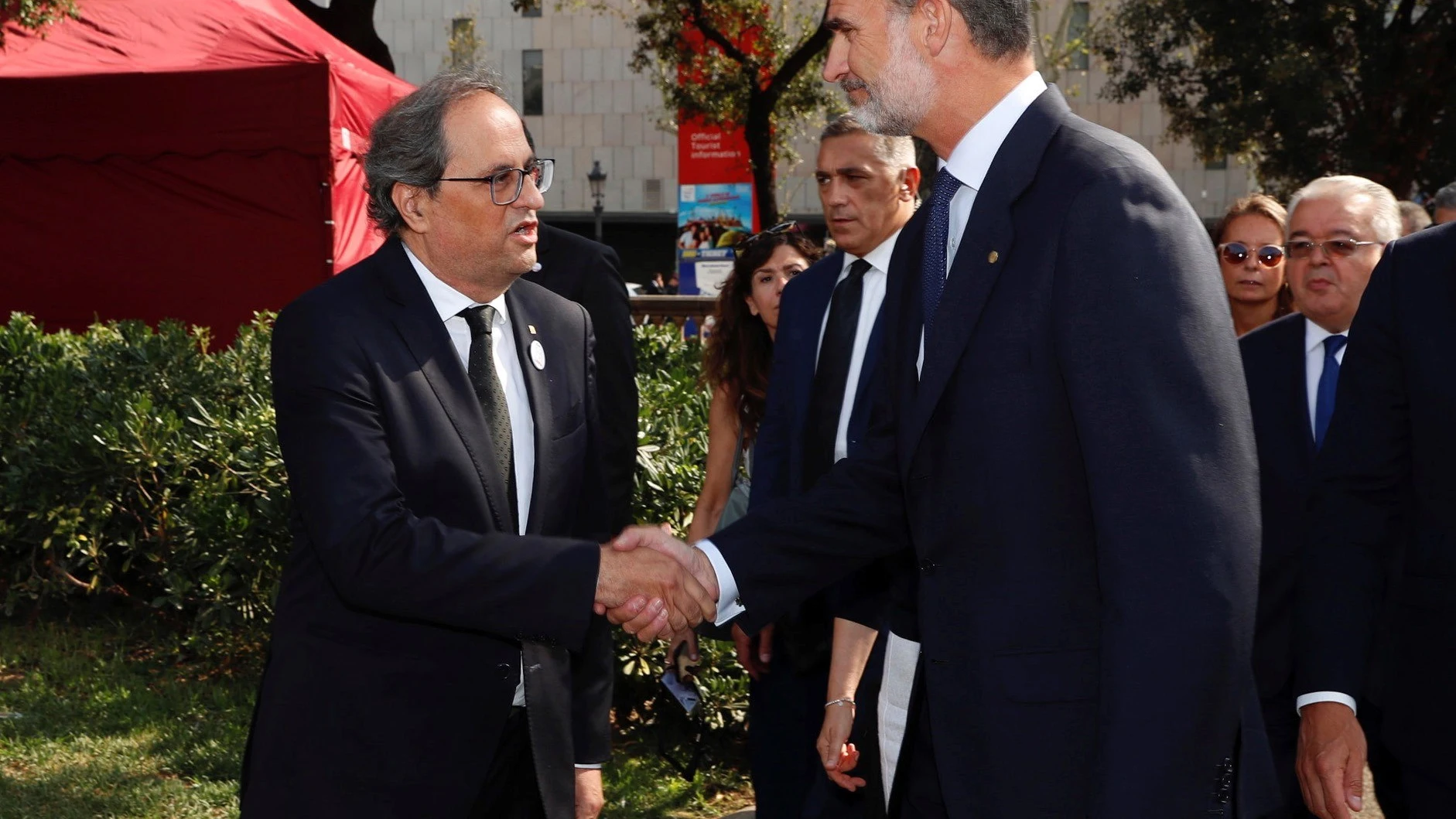 Saludo de Quim Torra y Felipe VI