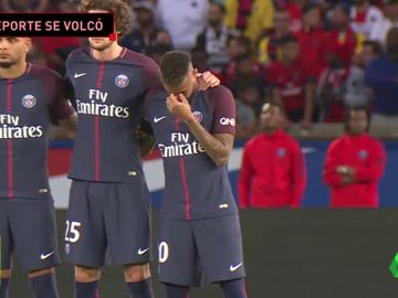 Las lágrimas de Neymar, el gol de Bartra, el crespón negro de Nadal... Así reaccionó el deporte al atentado del 17-A Las lágrimas de Neymar, el gol de Bartra, el crespón negro de Nadal... Así reaccionó el deporte al atentado del 17-A