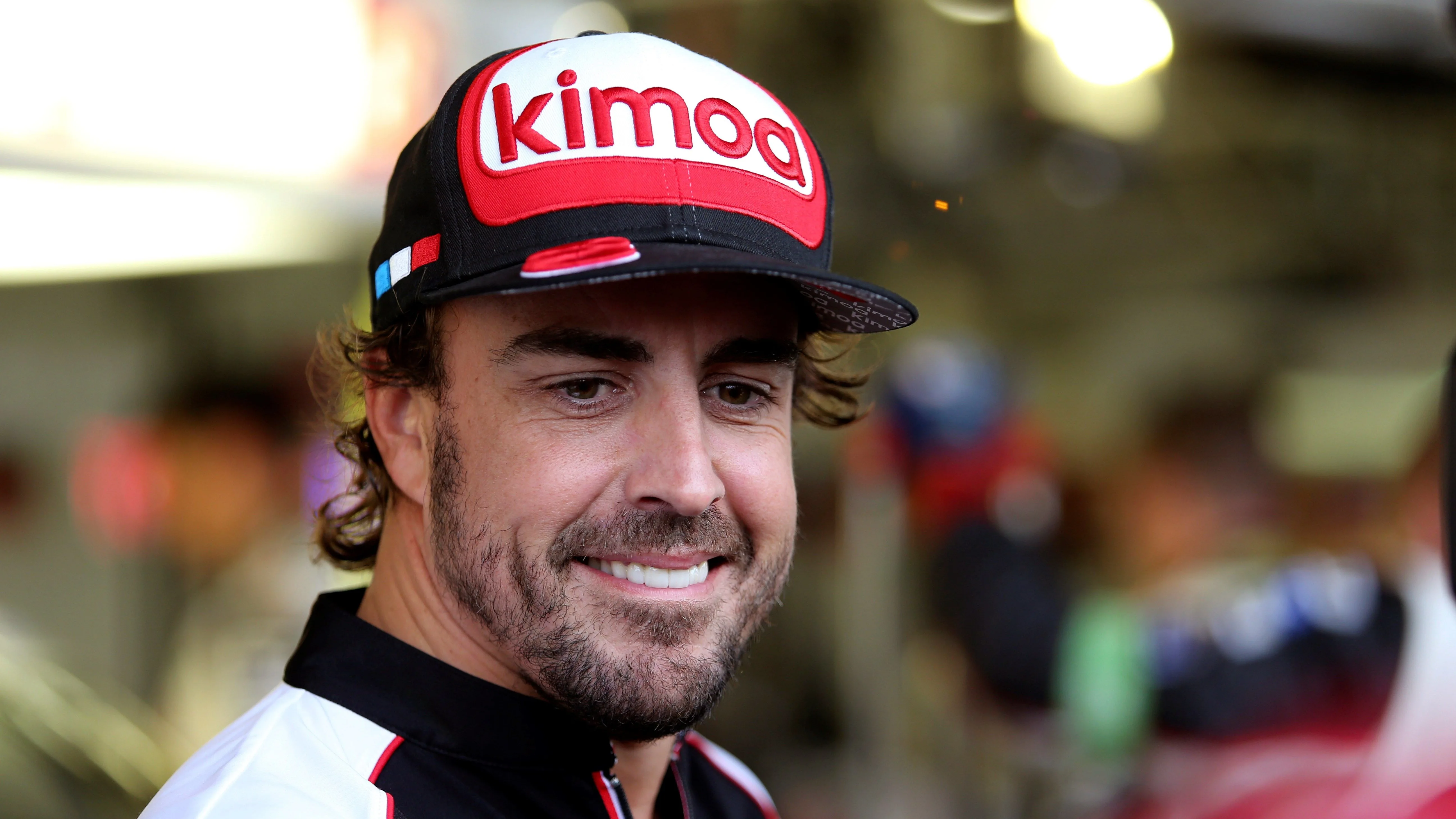 Fernando Alonso, sonriente en Silverstone