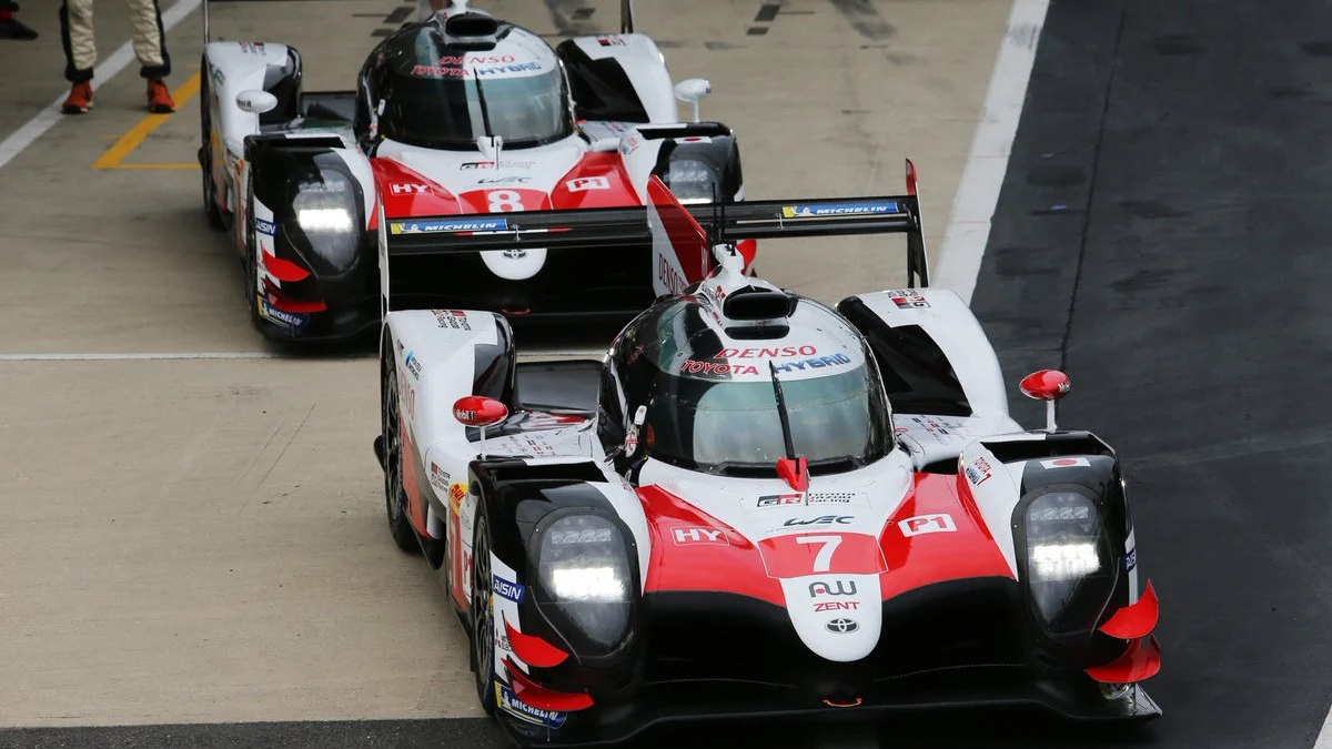 Los dos Toyota, en Silverstone