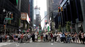 En la imagen la manifestación en el Día Topless en Nueva York