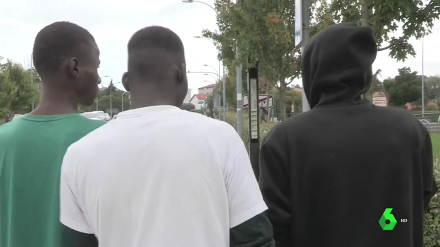 Migrantes tratando de entrar en Francia Migrantes tratando de entrar en Francia