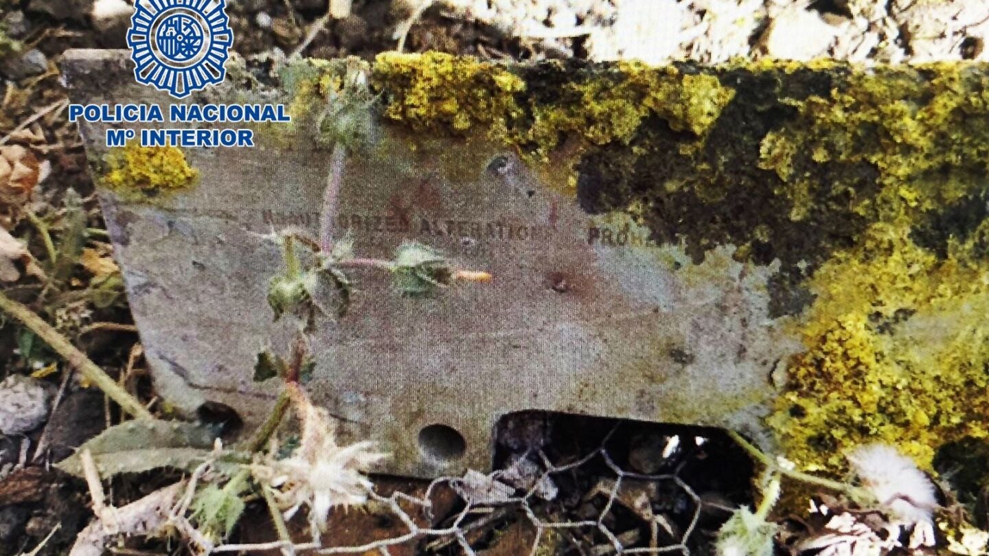 Pieza met&aacute;lica encontrada el 23 de agosto en una finca de La Laguna (Tenerife), que desde un principio se pens&oacute; que pod&iacute;a proceder de un avi&oacute;n