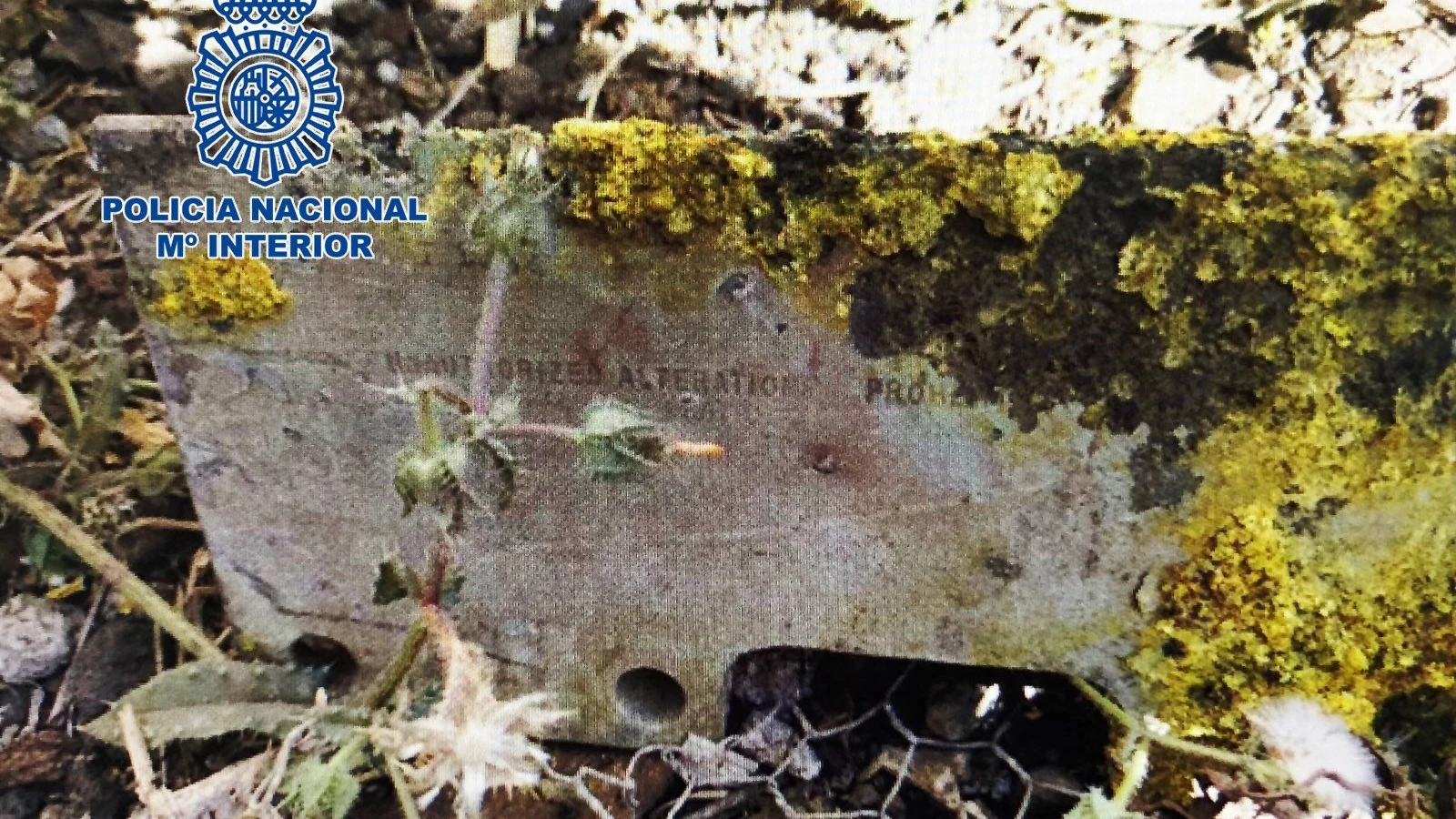 Pieza metálica encontrada el 23 de agosto en una finca de La Laguna (Tenerife), que desde un principio se pensó que podía proceder de un avión