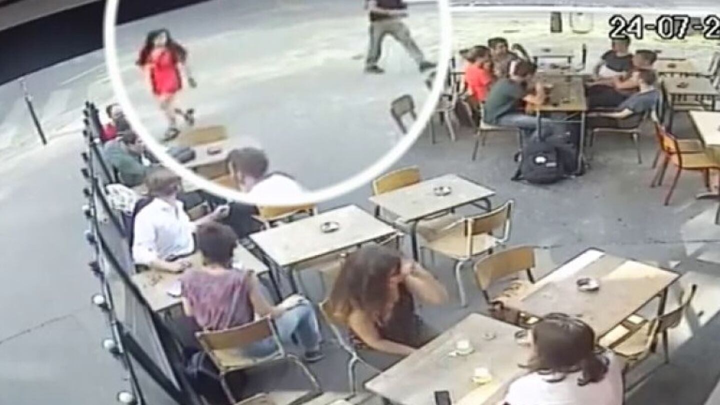 Agresi&oacute;n a una mujer en Par&iacute;s