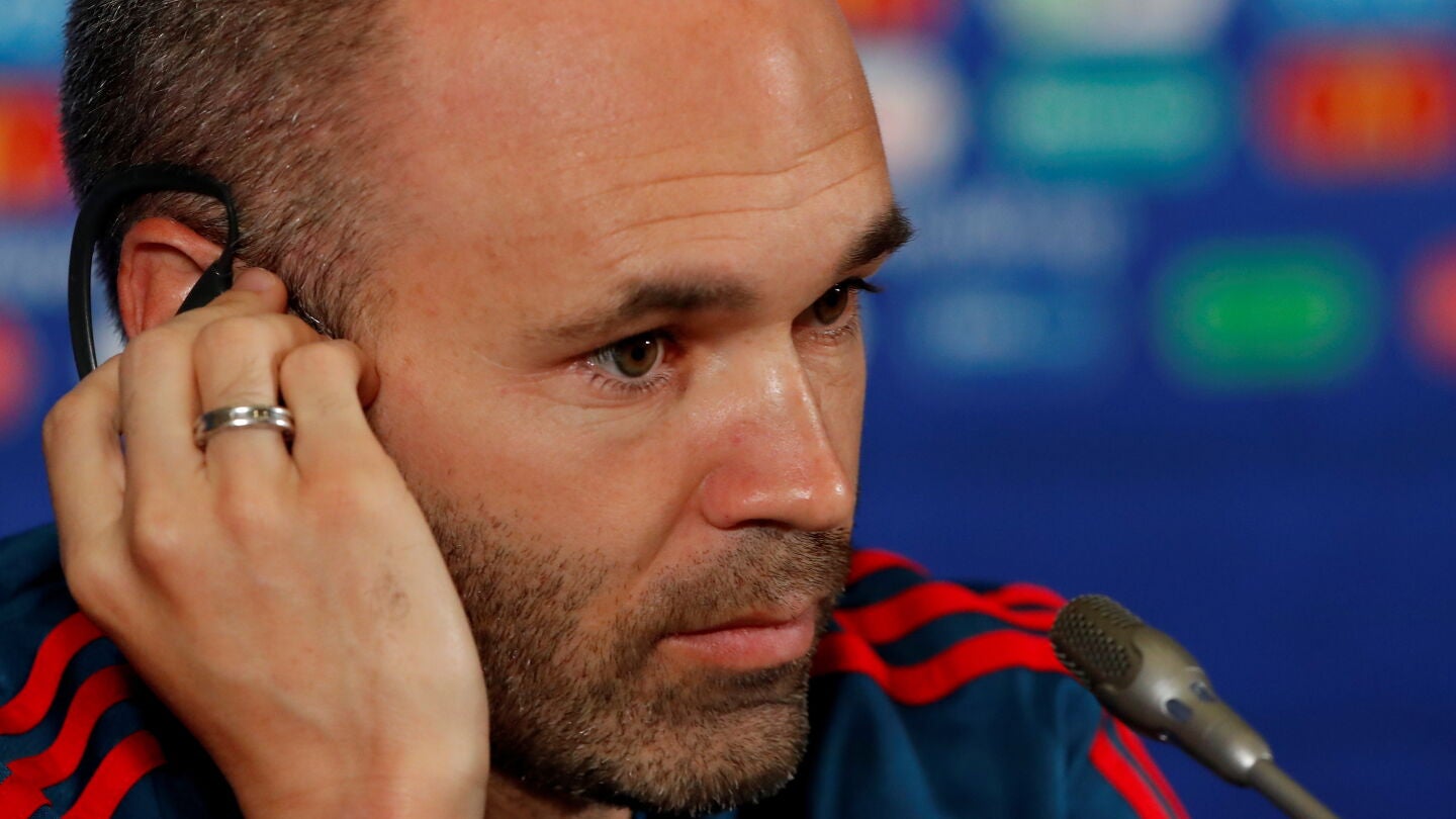 Andr&eacute;s Iniesta en rueda de prensa