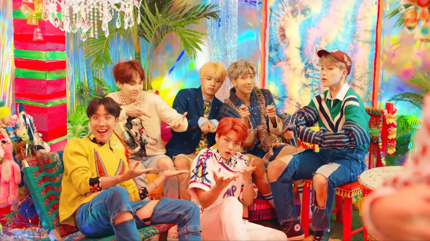 Videoclip 'Idol' de BTS Videoclip 'Idol' de BTS