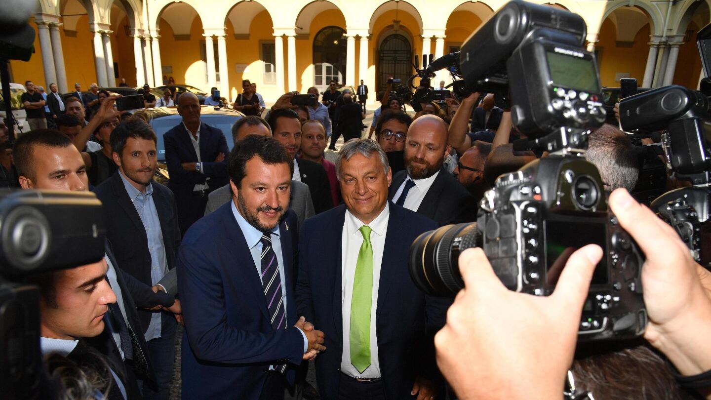 Salvini y Orb&aacute;n estrechan lazos en Mil&aacute;n frente al resto de la UE