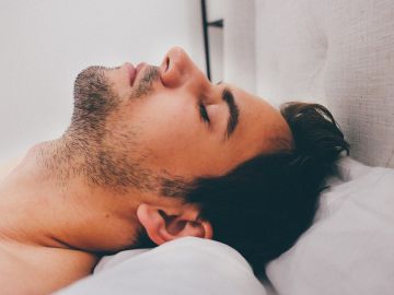 Dormir más de la cuenta tampoco es bueno para la salud 