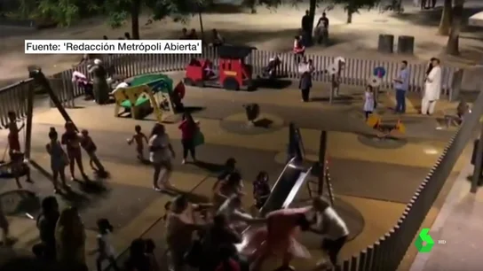Brutal pelea en un parque infantil en Barcelona Brutal pelea en un parque infantil en Barcelona