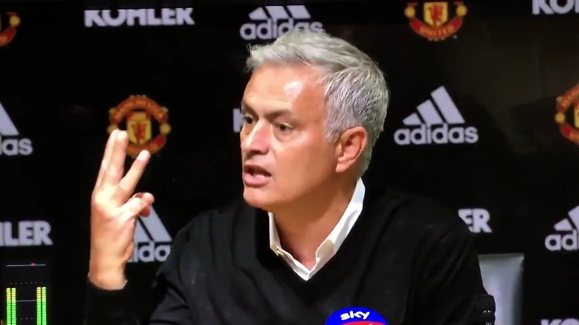 Mourinho se encara con los medios: "Tengo tres Premier, más que los otros 19 entrenadores juntos"