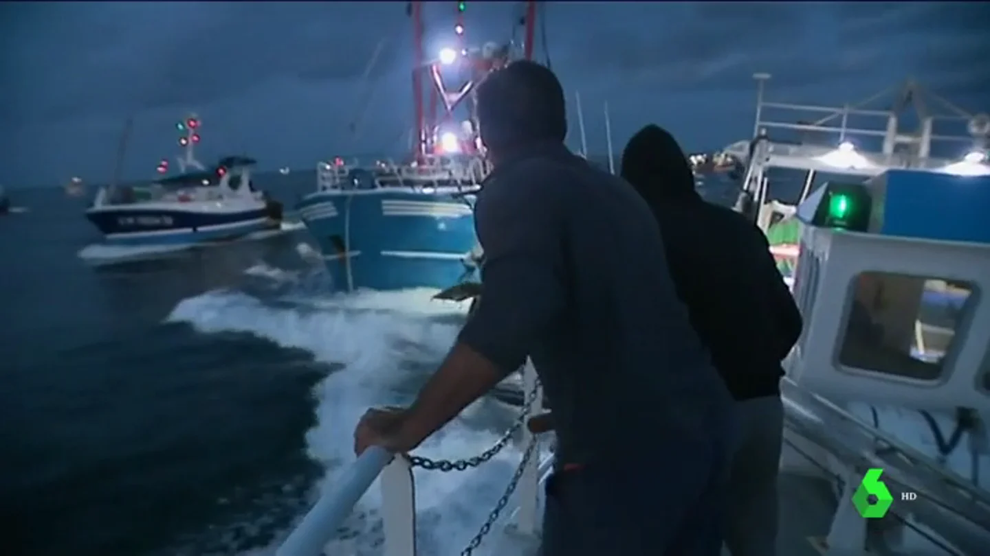 'Guerra por las vieiras' en el Canal de la Mancha: pescadores británicos y franceses protagonizan varios enfrentamientos 'Guerra por las vieiras' en el Canal de la Mancha: pescadores británicos y franceses protagonizan varios enfrentamientos