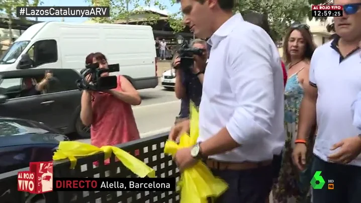 Albert Rivera e Inés Arrimadas se han sumado a la retirada de lazos amarillos