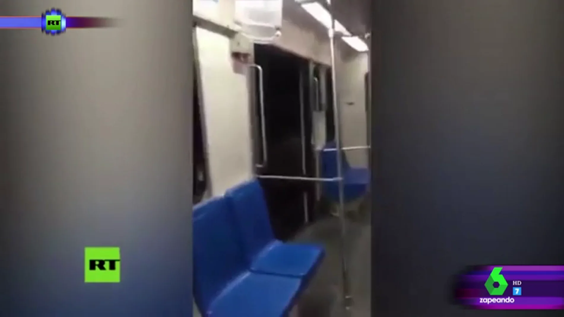 El susto de un joven mexicano cuando se queda dormido en el metro: "Parece una pinche película de terror esto"