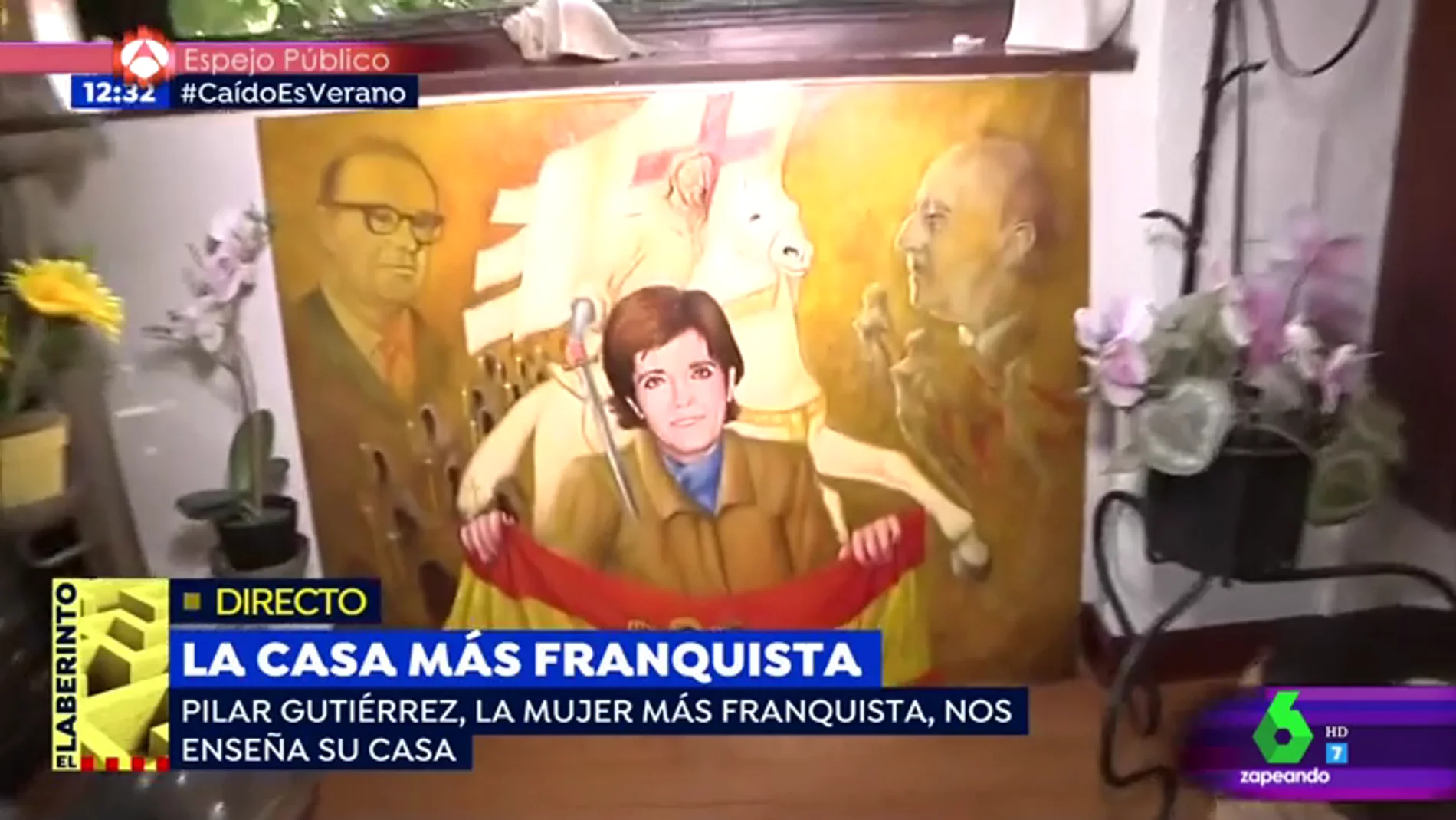 El gato 'claudillo', retratos de Franco, cojines con el escudo preconstitucional...: Este es el análisis del surrealista reportaje en la casa de "la mujer más franquista de España"