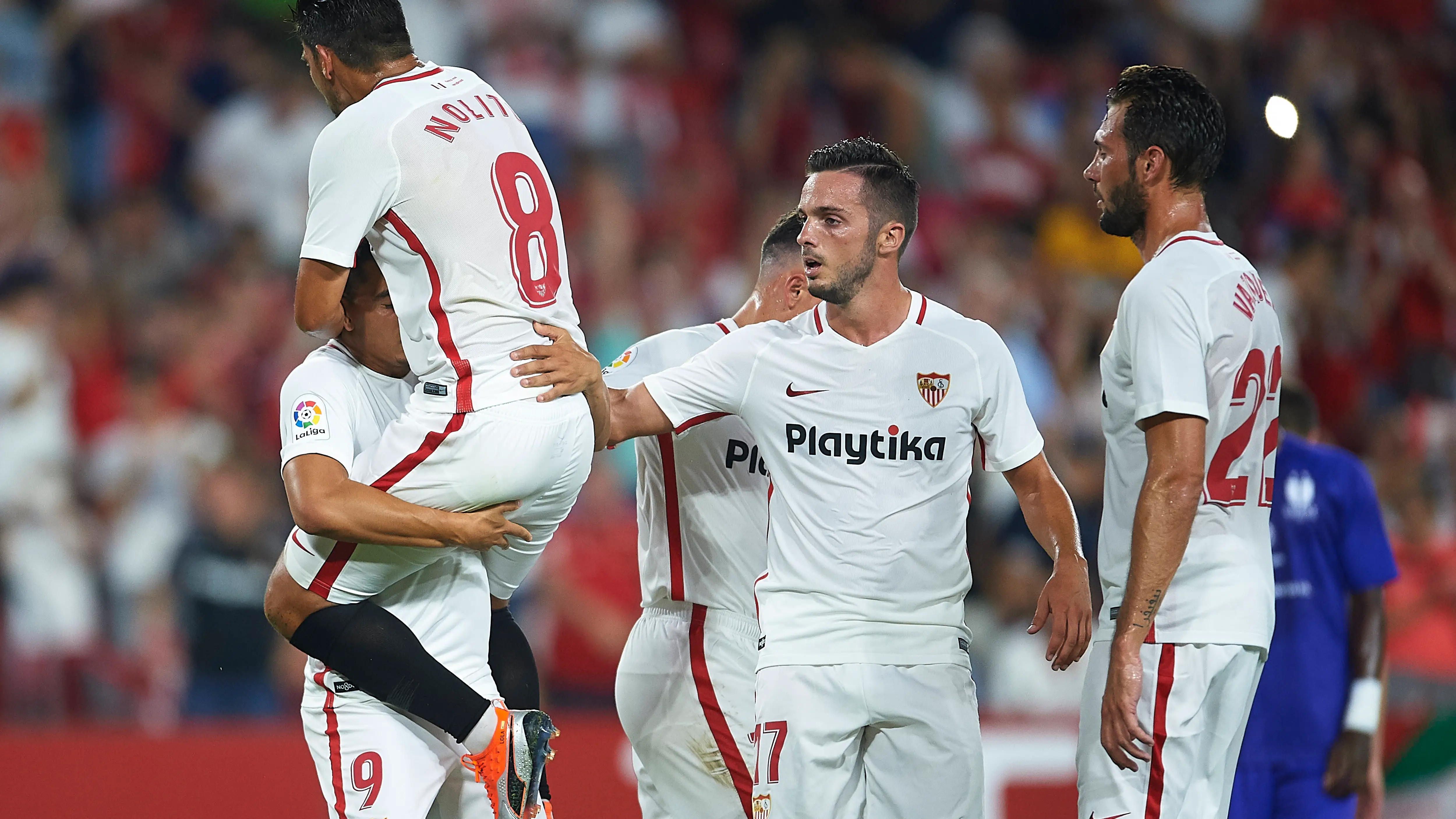 Los jugadores del Sevilla celebran uno de los goles contra el Sigma Olomouc