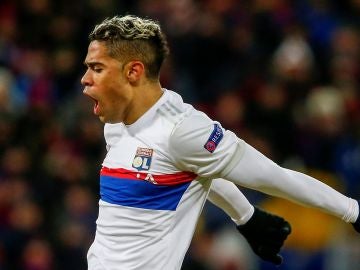 Mariano celebra un gol con el Olympique de Lyon Mariano celebra un gol con el Olympique de Lyon