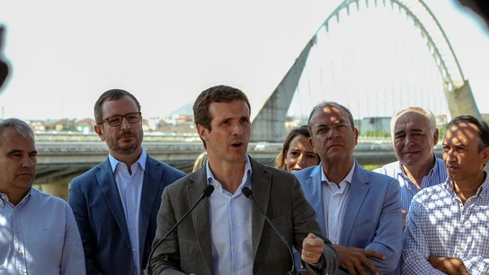 Pablo Casado acompañado de Javier Maroto y José Antonio Monago en Mérida Pablo Casado acompañado de Javier Maroto y José Antonio Monago en Mérida