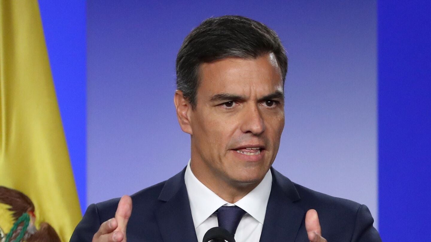  El presidente del Gobierno espa&ntilde;ol, Pedro S&aacute;nchez, durante la rueda de prensa tras su reuni&oacute;n con el presidente de Colombia.