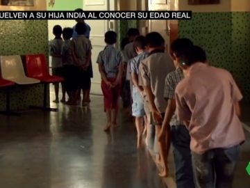 Devuelven a su hija adoptada de la India al conocer su edad real Devuelven a su hija adoptada de la India al conocer su edad real