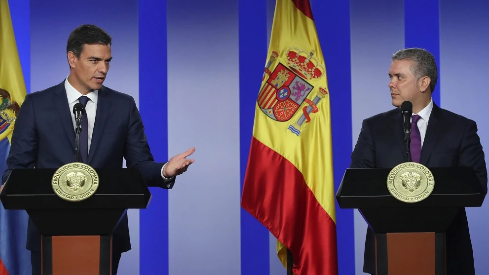 Pedro Sánchez junto a Iván Duque, presidente de Colombia