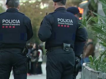 Mossos d'Esquadra en una imagen de archivo Mossos d'Esquadra en una imagen de archivo