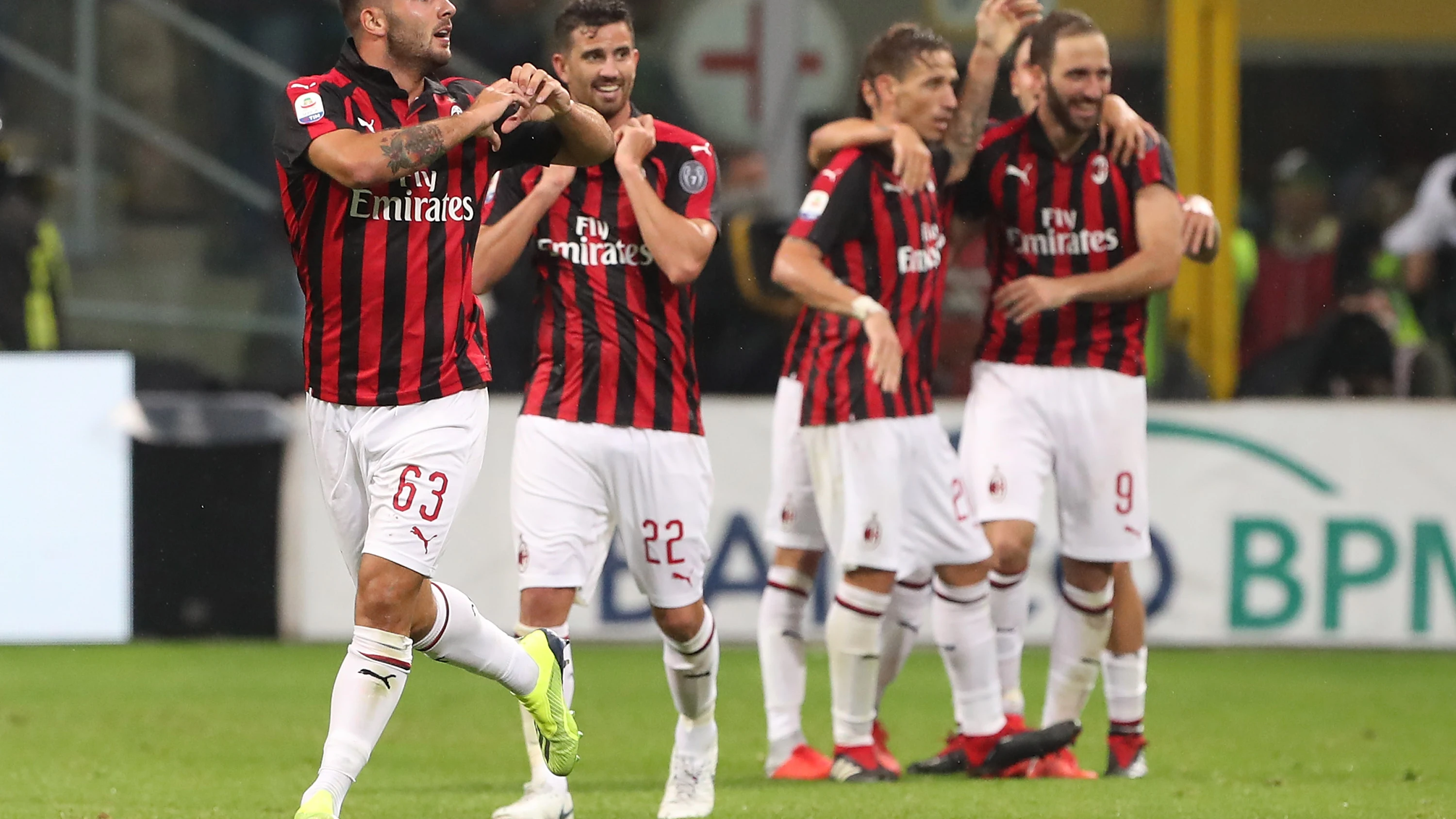 Jugadores del Milan celebrando un gol