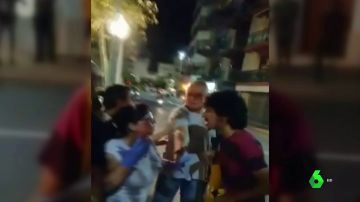 Cruce de insultos entre el dueño de un bar y un grupo de independentistas en Blanes: "Eres una hija de puta"