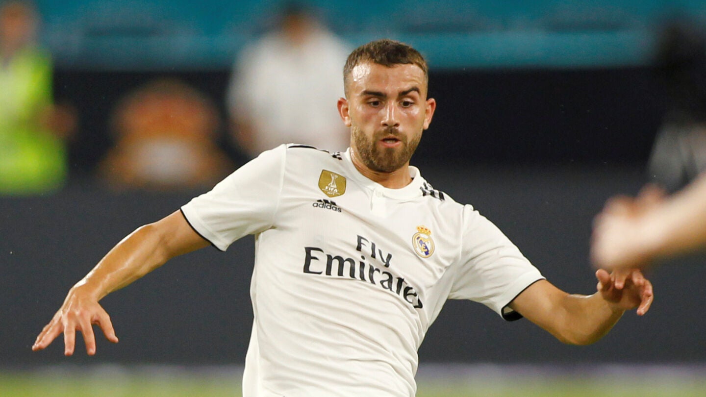 Borja Mayoral en un partido con el Real Madrid