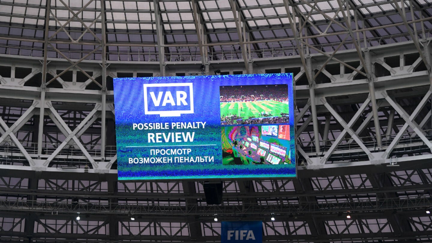 El VAR, en acci&oacute;n