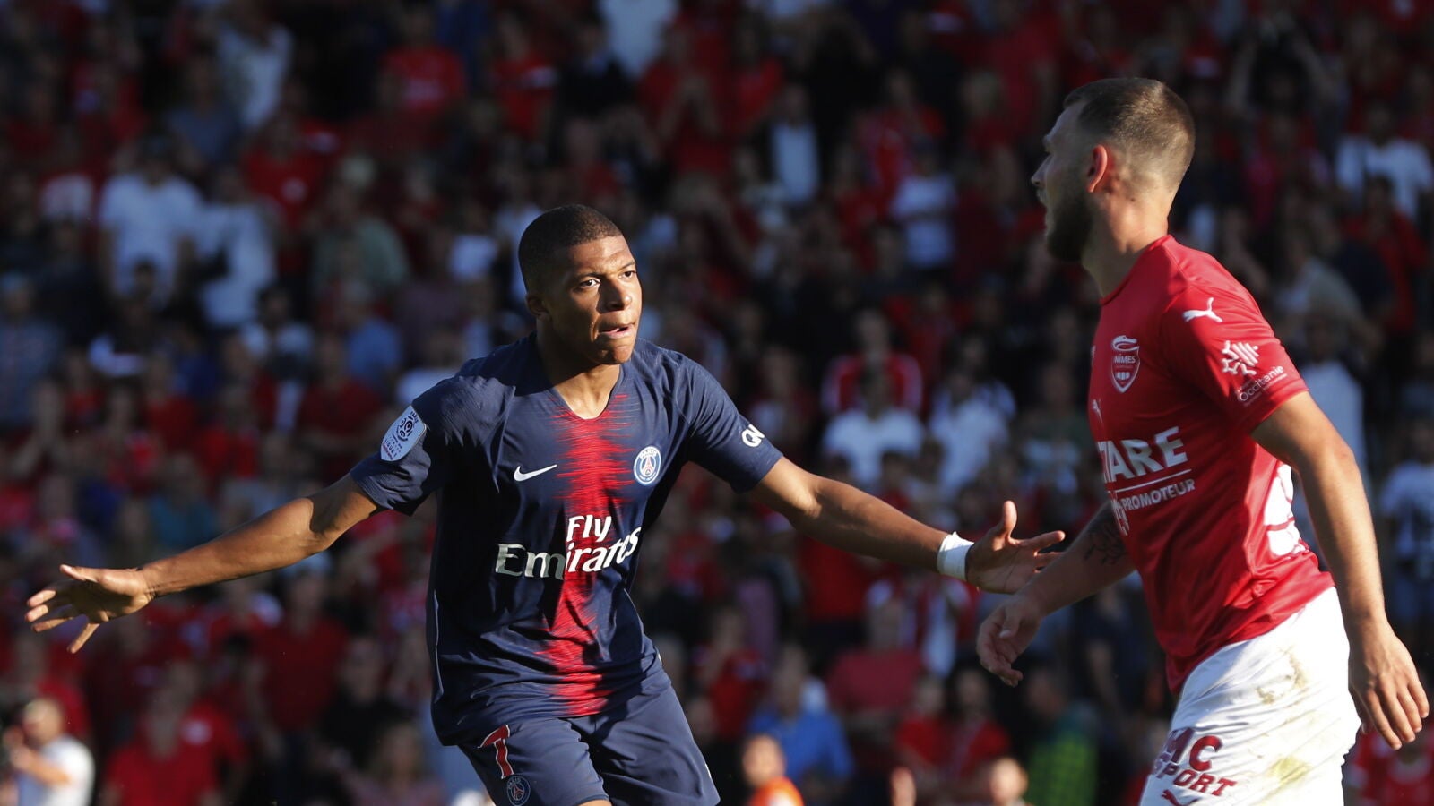 Mbappe y Cavani evitan un susto al Par&iacute;s Saint Germain
