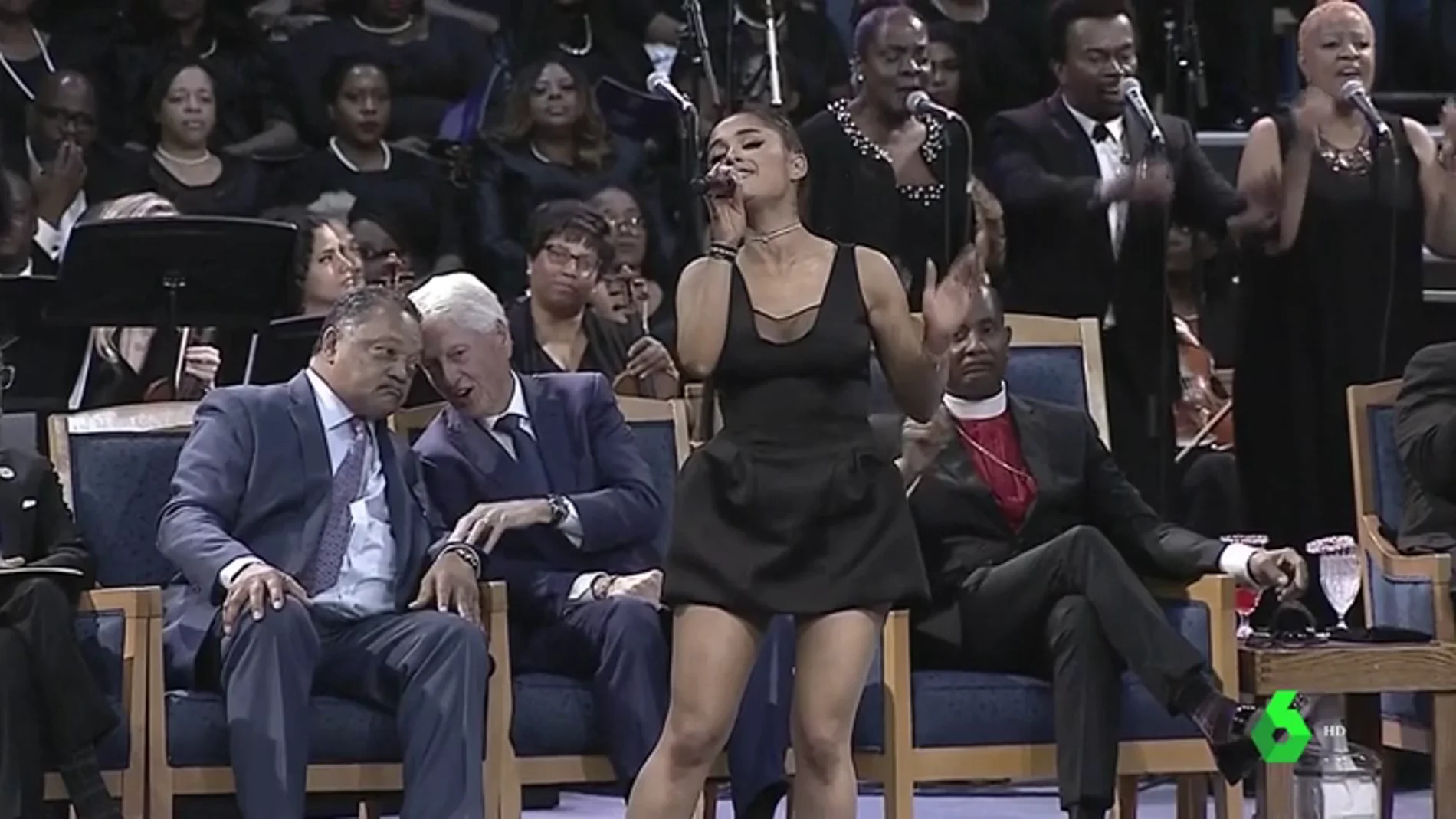 El funeral de Aretha Franklin reúne a cantantes, actores y políticos en Detroit en un tributo a su vida