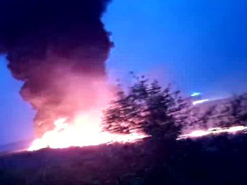 Al menos 18 heridos al incendiarse un avión en el aeropuerto ruso de Sochi Al menos 18 heridos al incendiarse un avión en el aeropuerto ruso de Sochi