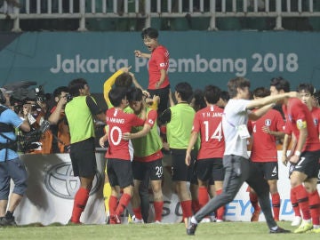 Los jugadores de Corea del Sur celebran un triunfo Los jugadores de Corea del Sur celebran un triunfo